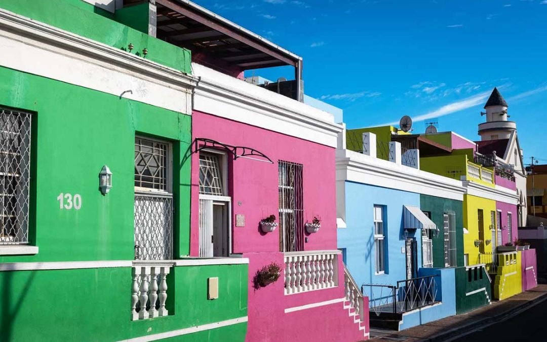 HISTORIC CITY, STREET ART AND WINE TOUR