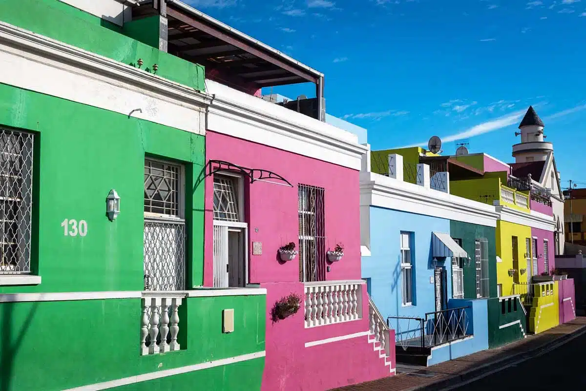 HISTORIC CITY, STREET ART AND WINE TOUR